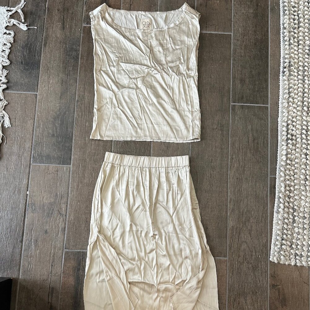 Chaser silk Tank and midi Skirt- slits on both sides (SIZE SMALL)